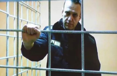 Κηδεία Πάπα: Γιατί κατηγορούν τον Τραμπ ότι έσπασε το πρωτόκολλο 