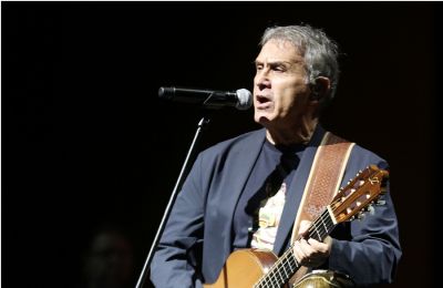 «Αισθάνομαι τη βαρύτητα των 80 ετών να με βαραίνουν με ένα διαφορετικό τρόπο»