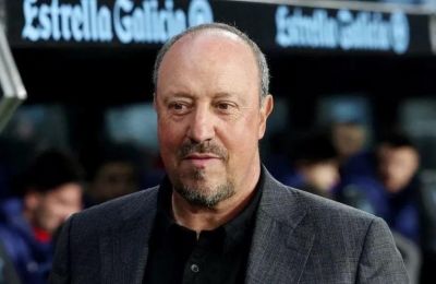 Ο Μακ Άλιστερ έντυσε τον Κονατέ με τη σημαία της Αργεντινής