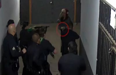 Η Ουάσιγκτον και το Πεκίνο ανταλλάσσουν χτυπήματα με δασμούς