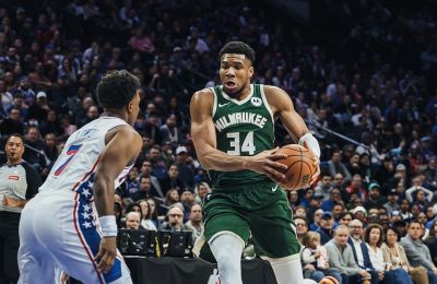 Νίκησαν τους Μάβερικς και παίζουν στα playoffs με τους Θάντερ