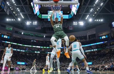 Στα playoffs του NBA οι Χιτ, με «τριαντάρη» Χέρο