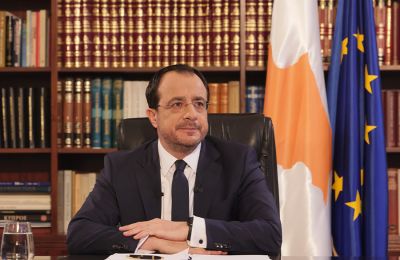 Του ευχήθηκε δημόσια για πρώτη φορά,με αφορμή την ονομαστική του γιορτή