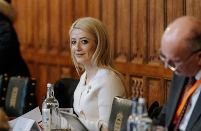 Ο Αλέξανδρος Μαρτίδης μίλησε με δάκρυα στα μάτια για τη συγκινητική αντίδραση της κόρης του, ενώ δεν δίστασε να αποκαλύψει εξελίξεις από τη «Γη της Ελιάς»