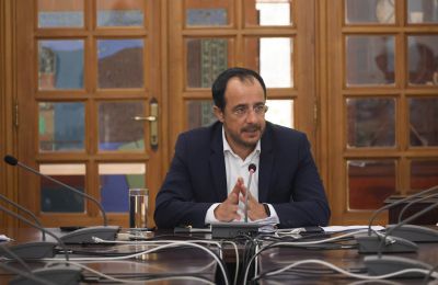 Ακραία ρητορική βίας ακόμη κι εναντίον ομοεθνών τους που βρίσκονται στην Κύπρο εξέφρασαν ο Αϊντίν Ουνάλ και ο Οκτάι Σαράλ