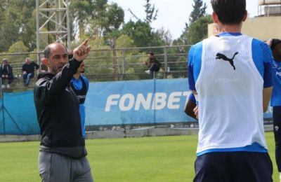 Πρώτη… με τριάδα