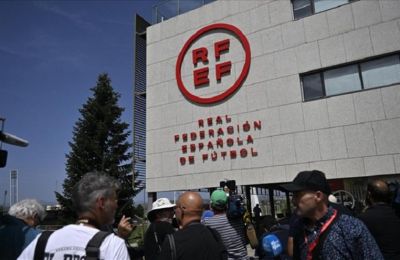 «Δένει» τον Φλικ ως το 2027 η Μπαρτσελόνα