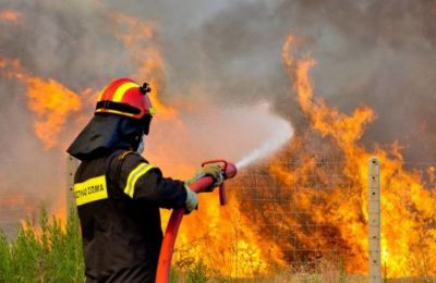 «Περνούν ζωή χαρισάμενη στον λόφο του Προεδρικού και δεν έχουν ιδέα τι αντιμετωπίζουν οι εργαζόμενοι της Κύπρου», σημείωσε ο Γιώργος Κουκουμάς του ΑΚΕΛ