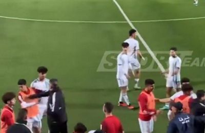 Προπονητής χαστούκισε τους παίκτες του μετά από καυγά με αντιπάλους!