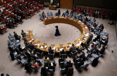Η Ουάσιγκτον και το Πεκίνο ανταλλάσσουν χτυπήματα με δασμούς