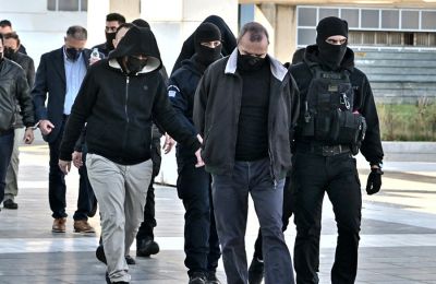Η Ουάσιγκτον και το Πεκίνο ανταλλάσσουν χτυπήματα με δασμούς