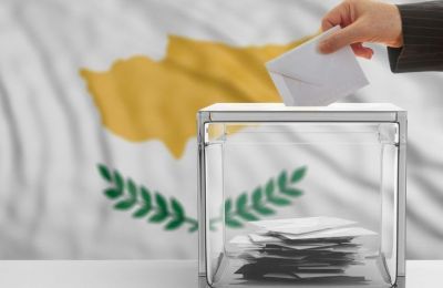 Το καταστατικό της ΕΔΕΚ, σε περίπτωση παραίτησης του Προέδρου του κόμματος, προβλέπει προκήρυξη από την Κεντρική Επιτροπή, εντός 40 ημερών, εκλογών για την ανάδειξη νέου Προέδρου