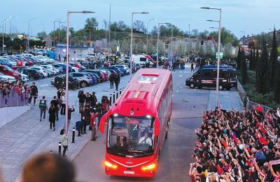 Οι ρίζες του ποδοσφαίρου στην Ευρώπη είναι πολύ δυνατές με την τοπική κοινωνία που γέννησε και εδραίωσε την ποδοσφαιρική της ομάδα από γενιά σε γενιά.