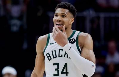 Στα playoffs του NBA οι Χιτ, με «τριαντάρη» Χέρο