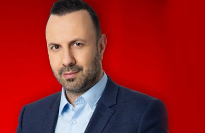 Του ευχήθηκε δημόσια για πρώτη φορά,με αφορμή την ονομαστική του γιορτή