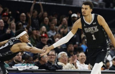Στα playoffs του NBA οι Χιτ, με «τριαντάρη» Χέρο