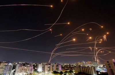 Η Ουάσιγκτον και το Πεκίνο ανταλλάσσουν χτυπήματα με δασμούς