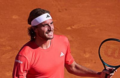 «Αγρίεψε» και πέρασε στους 16 του Barcelona Open ο Τσιτσιπάς