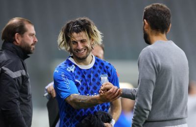 Ανατριχίλα... YNWA
