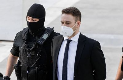 Κηδεία Πάπα: Γιατί κατηγορούν τον Τραμπ ότι έσπασε το πρωτόκολλο 