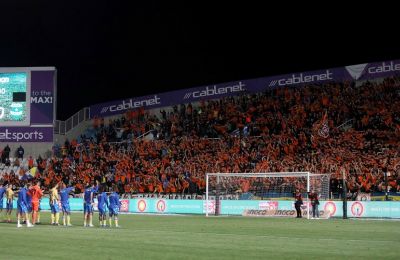 Ελ Αραμπί: Κάποιοι με ραβδιά, άλλοι με... πιστόλια