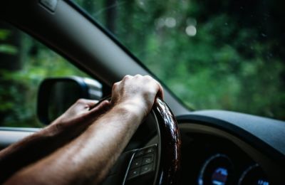 Η Ουάσιγκτον και το Πεκίνο ανταλλάσσουν χτυπήματα με δασμούς