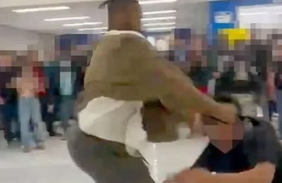 Η Ουάσιγκτον και το Πεκίνο ανταλλάσσουν χτυπήματα με δασμούς