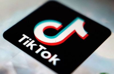 «Πού μπορώ να δειπνήσω με τους φίλους μου απόψε;»