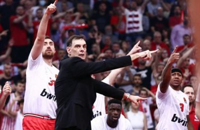 Βεζένκοφ: «Αν παίξουμε όπως στο δεύτερο, θα έχουμε πρόβλημα»