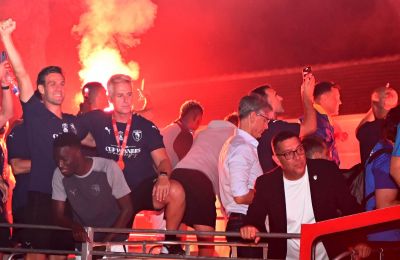 Ξέφρενα πανηγύρια στο «Στέλιος Κυριακίδης»! (pics)