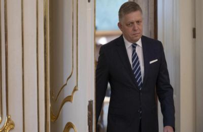 Μόλις το 22% δηλώνει ότι συμφωνεί εντελώς με τον τρόπο διακυβέρνησής του, ενώ διπλάσιοι Αμερικανοί (45%) εκφράζουν αποδοκιμασία