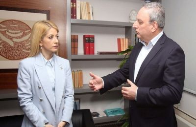 Σκάνδαλο παρακολουθήσεων στο Υφυπουργείο Κοινωνικής Πρόνοιας 