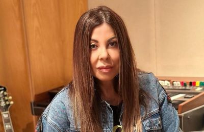 Άντζελα Δημητρίου: Καταθέτει μήνυση στον κουμπάρο της κόρης της
