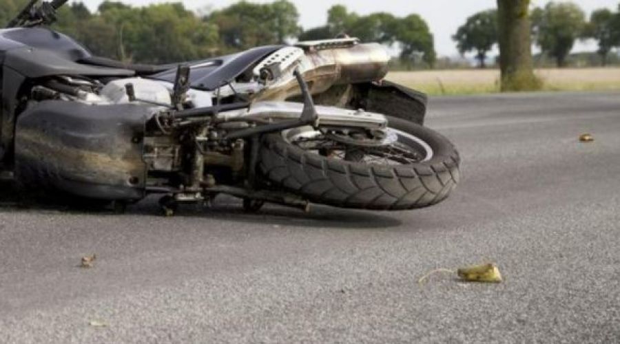 Μάχη για τη ζωή δίνει ο 30χρονος μοτοσυκλετιστής - Χτύπησε σε φορτηγό