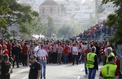 Η απίστευτη φωτογραφία με το… κόκκινο ποτάμι στο ΣΕΦ!