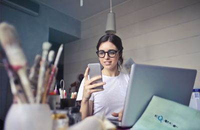 «Πού μπορώ να δειπνήσω με τους φίλους μου απόψε;»