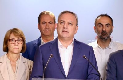 «Περνούν ζωή χαρισάμενη στον λόφο του Προεδρικού και δεν έχουν ιδέα τι αντιμετωπίζουν οι εργαζόμενοι της Κύπρου», σημείωσε ο Γιώργος Κουκουμάς του ΑΚΕΛ