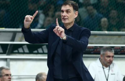 Βεζένκοφ: «Αν παίξουμε όπως στο δεύτερο, θα έχουμε πρόβλημα»