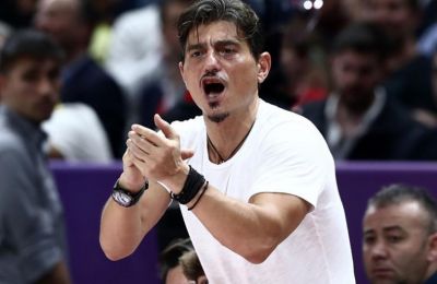 Βεζένκοφ: «Αν παίξουμε όπως στο δεύτερο, θα έχουμε πρόβλημα»