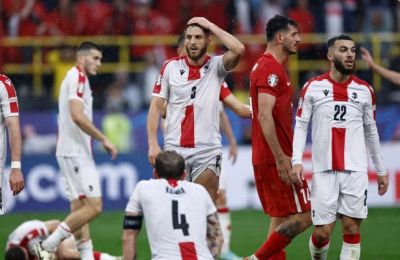 Ελ Αραμπί: Κάποιοι με ραβδιά, άλλοι με... πιστόλια