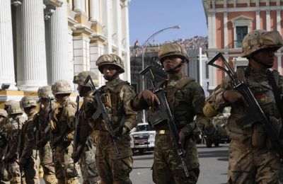 Η Ουάσιγκτον και το Πεκίνο ανταλλάσσουν χτυπήματα με δασμούς