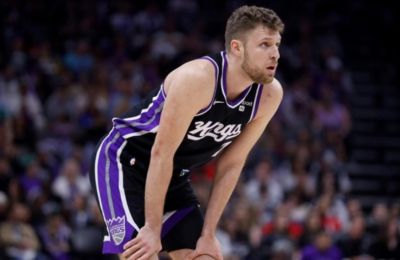 Στα playoffs του NBA οι Χιτ, με «τριαντάρη» Χέρο