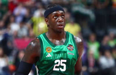 Στα playoffs του NBA οι Χιτ, με «τριαντάρη» Χέρο