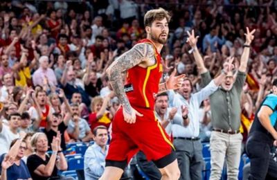 Στο Top 10 των σκόρερ όλων των εποχών στα playoffs ο Κάρι