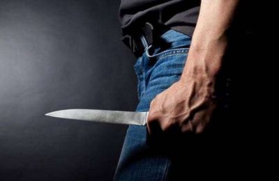 Στηρίζουν την οικογένεια του 17χρονου που ξεψύχησε σε αυλή σχολείου