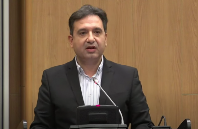 «Περνούν ζωή χαρισάμενη στον λόφο του Προεδρικού και δεν έχουν ιδέα τι αντιμετωπίζουν οι εργαζόμενοι της Κύπρου», σημείωσε ο Γιώργος Κουκουμάς του ΑΚΕΛ