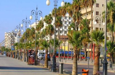 Στηρίζουν την οικογένεια του 17χρονου που ξεψύχησε σε αυλή σχολείου