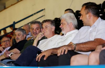 Ομόνοια: Η παρακάμερα της τριάρας στην Πάφο (vid)