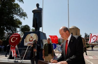 Πάει κατεχόμενα ο Ερντογάν για την μαντήλα 