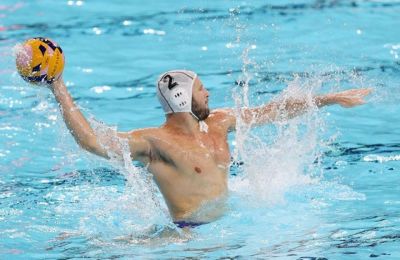 Ολυμπιονίκης δουλεύει στο εστιατόριο των γονιών της λίγες μέρες μετά τους Ολυμπιακούς Αγώνες!